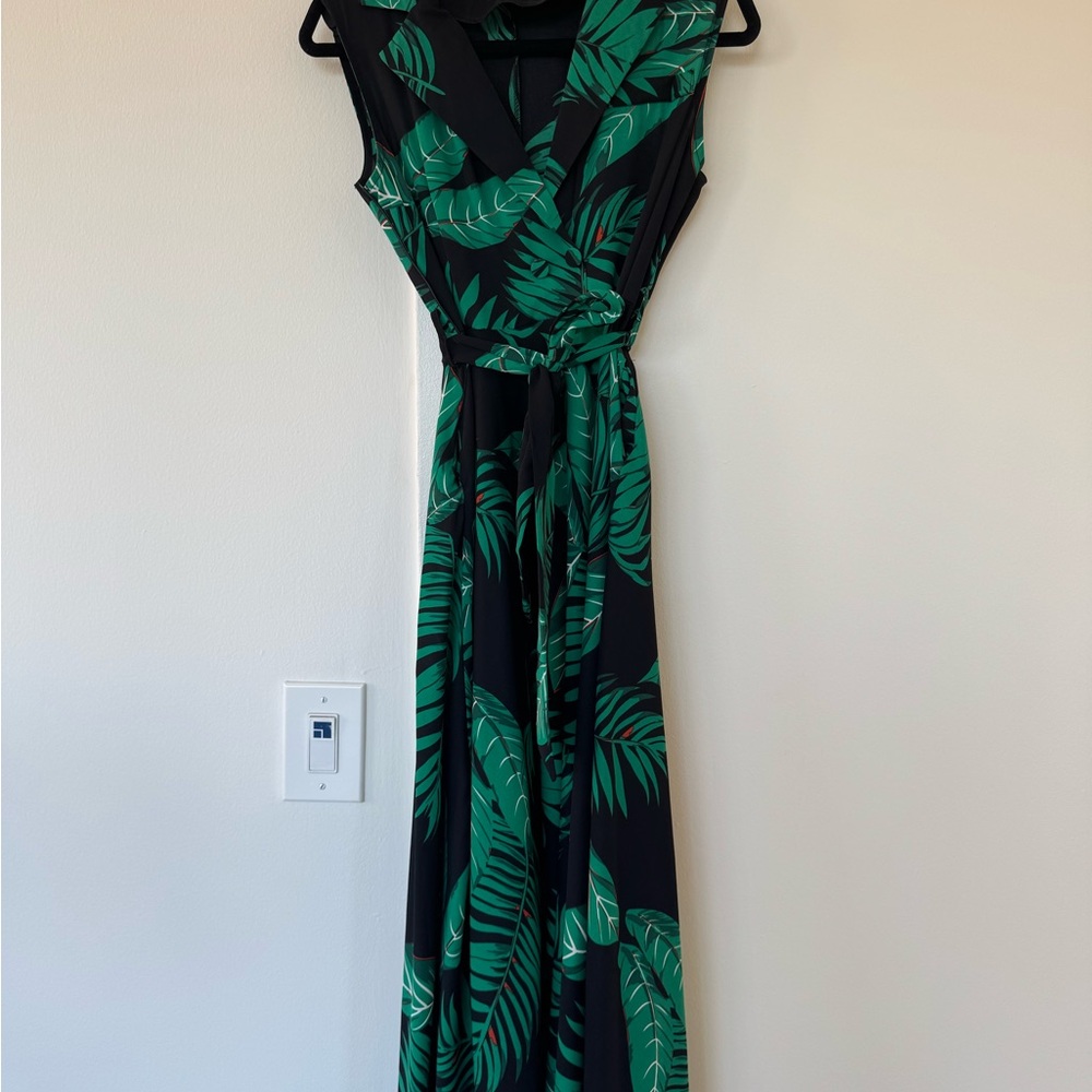 Elegant Green Leaf Print Maxi Dress